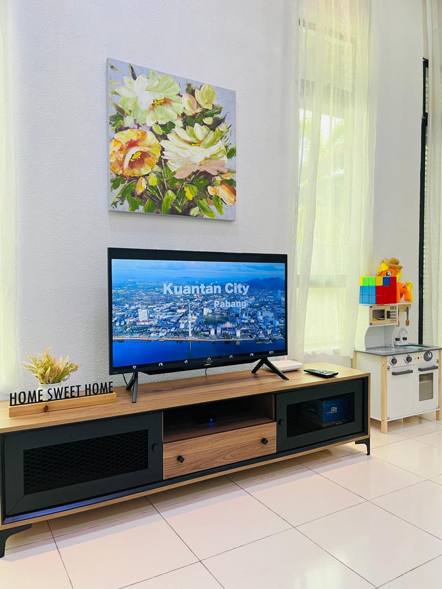 Spacious House In Mahkota By Iconique Holiday home