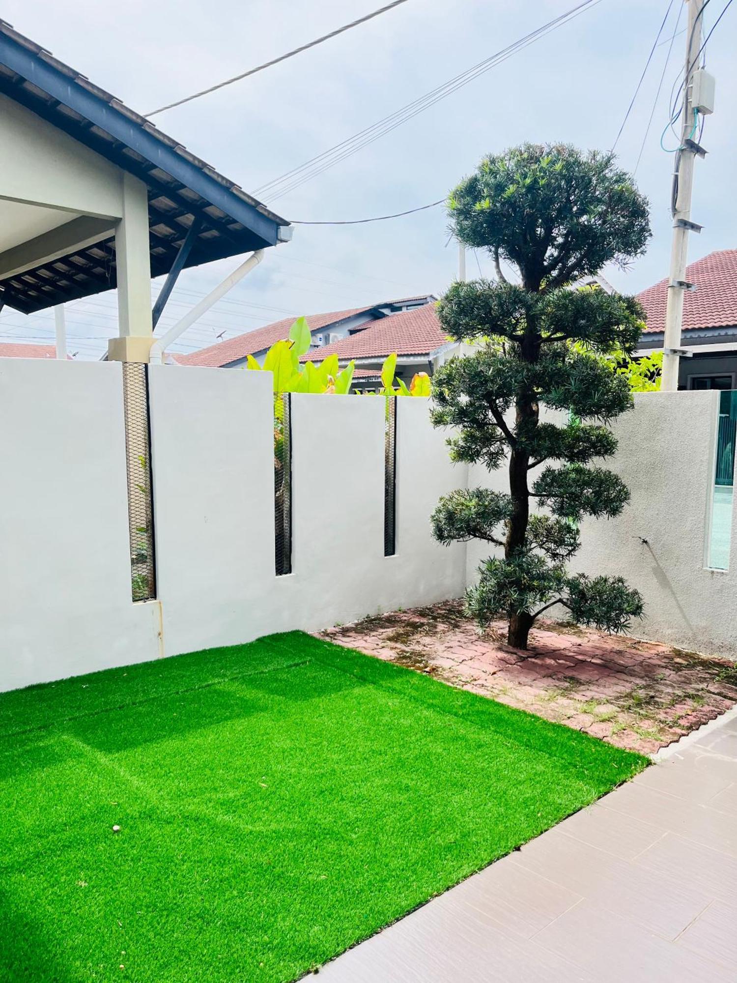 Spacious House In Mahkota By Iconique Holiday home
