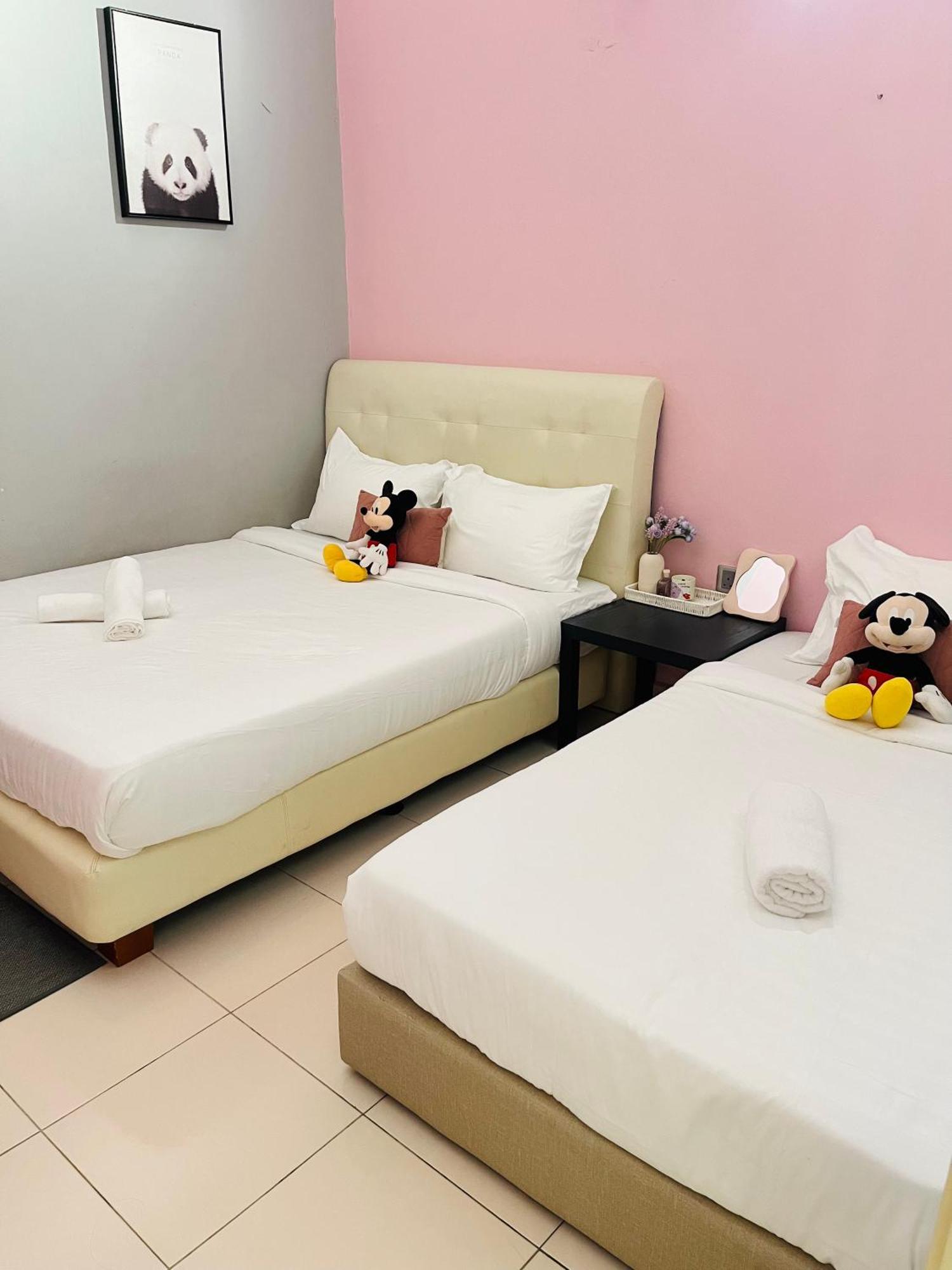 Spacious House In Mahkota By Iconique Holiday home *
