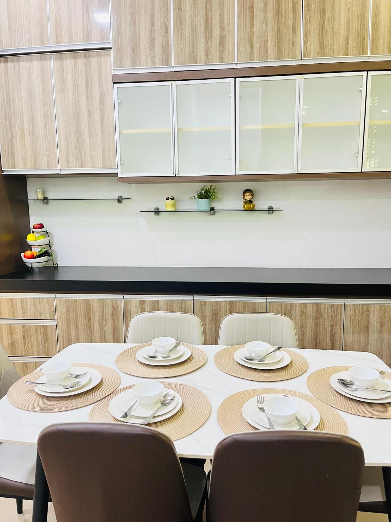 Spacious House In Mahkota By Iconique